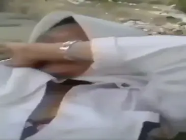 Bokep Ngewe Gadis SMA di Batu Sungai Jembutnya Sudah Lebat poster