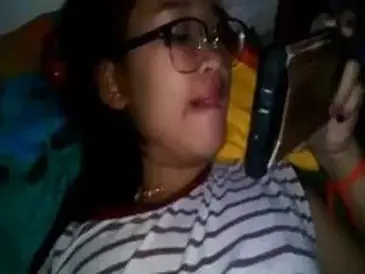 Dokumentasi Gadis Cantik Pasrah Di Kamar Tidur poster