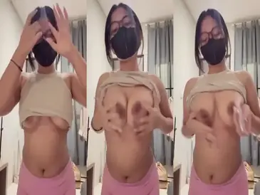 Dokumentasi Selebgram Cantik Live Bersantai Kasur poster