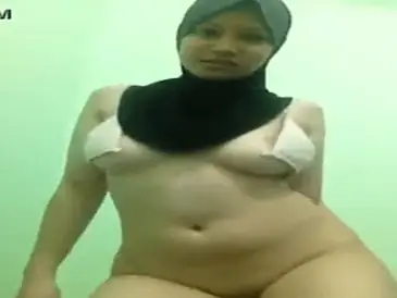 Dokumentasi Ukhti Hijab Semok Cantik Live Kasur Striptis poster