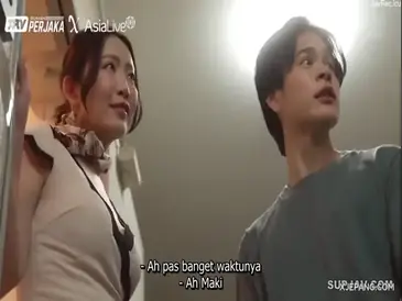 Gadis Cantik Pasrah Goyang Kasur Pijat Crot poster