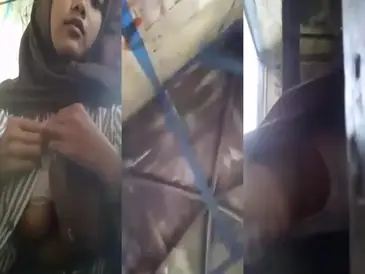 Tante Cantik Pasrah Goyang Kasur Bareng Pria poster